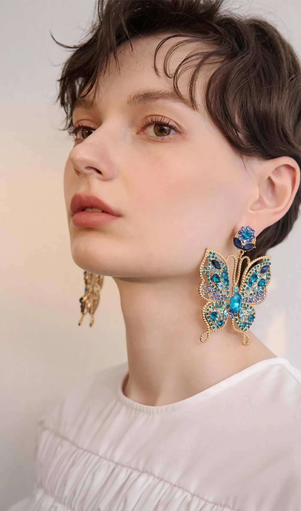 COLORFUL DIAMOND BUTTERFLY RHINESTONE EARRINGS Gloria Lanvin
