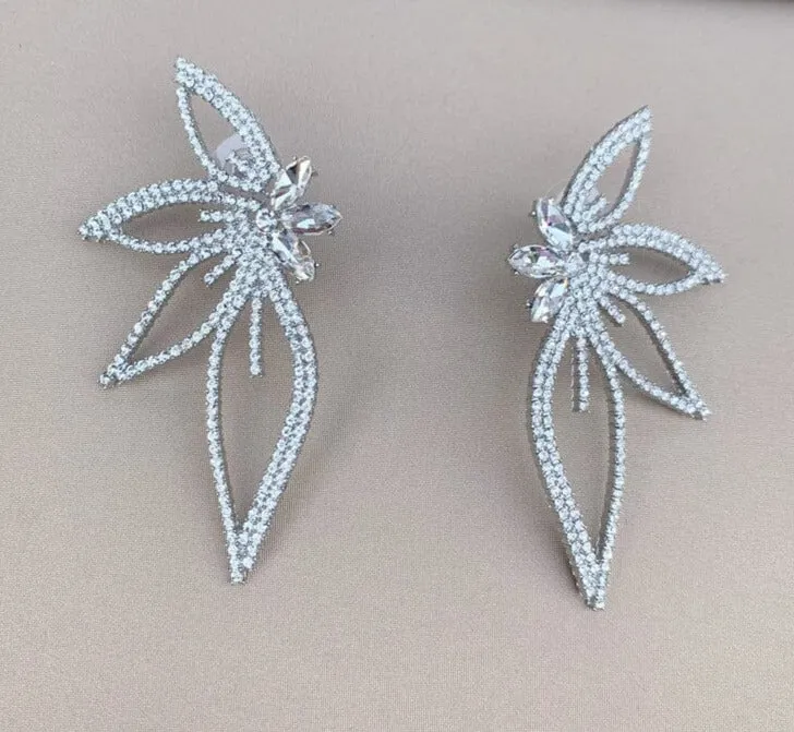 CRYSTAL FLOWER EARRINGS IN SILVER Gloria Lanvin