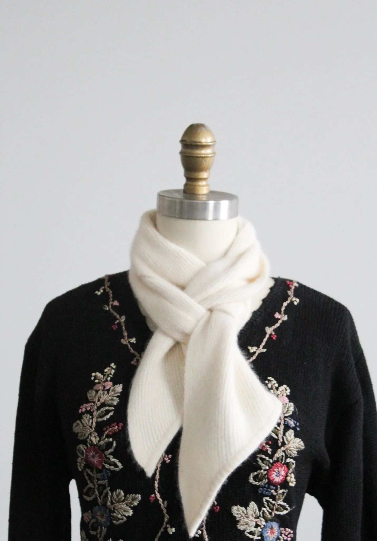 eggshell winter scarf 1919 Vintage