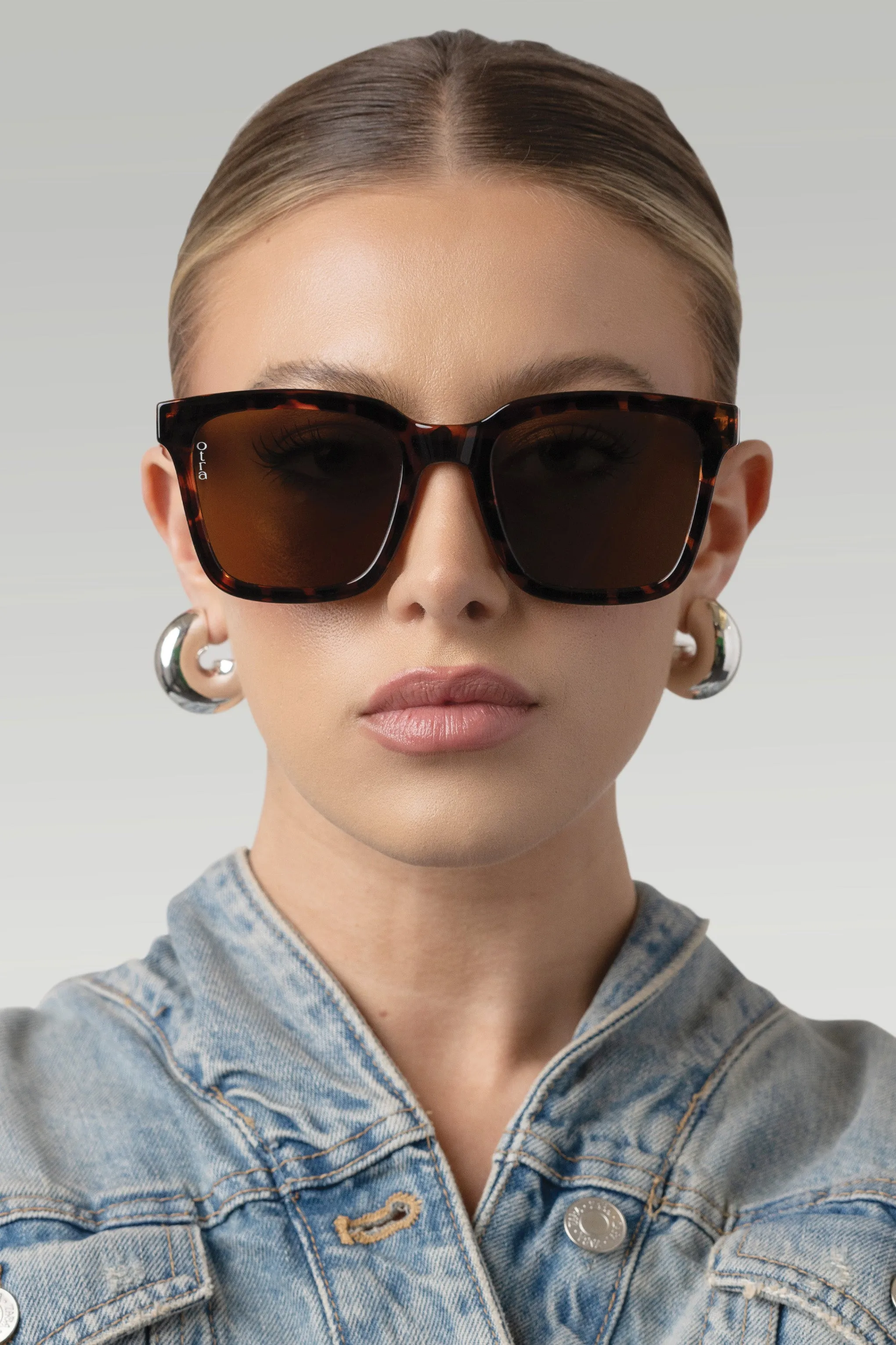 Fyn | Otra Tortoiseshell Oversized Classic Square Sunglasses Club L London