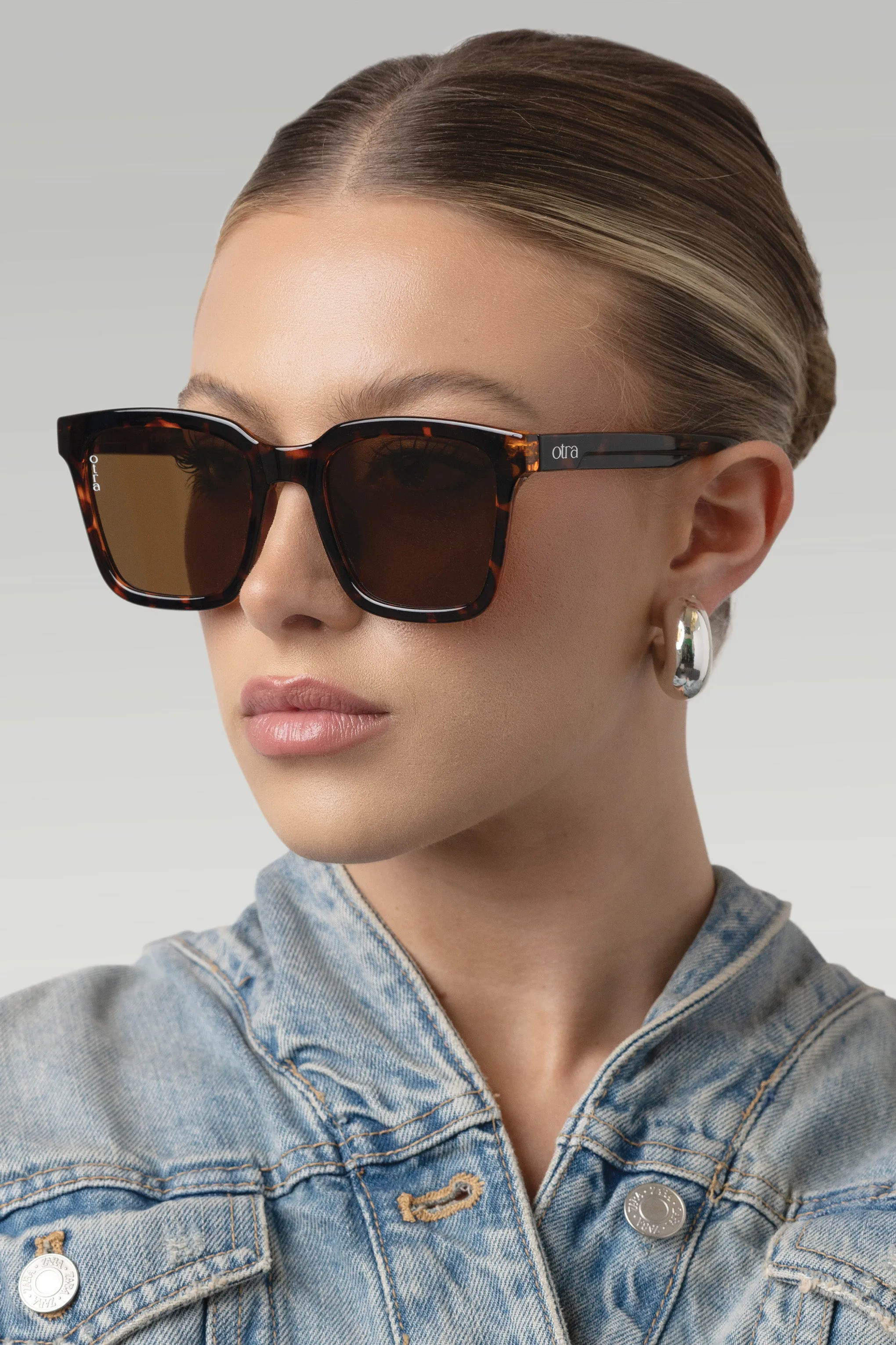 Fyn | Otra Tortoiseshell Oversized Classic Square Sunglasses Club L London