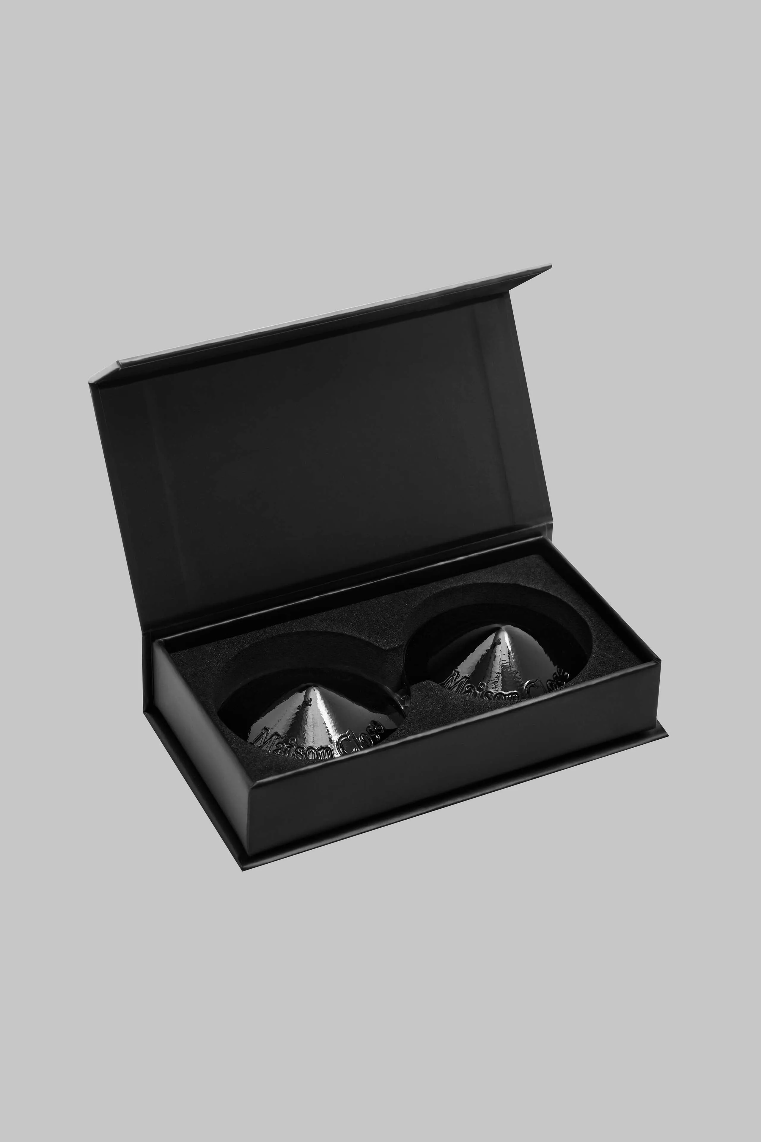 Patent leather nipple covers - Les Ftiches Maison Close