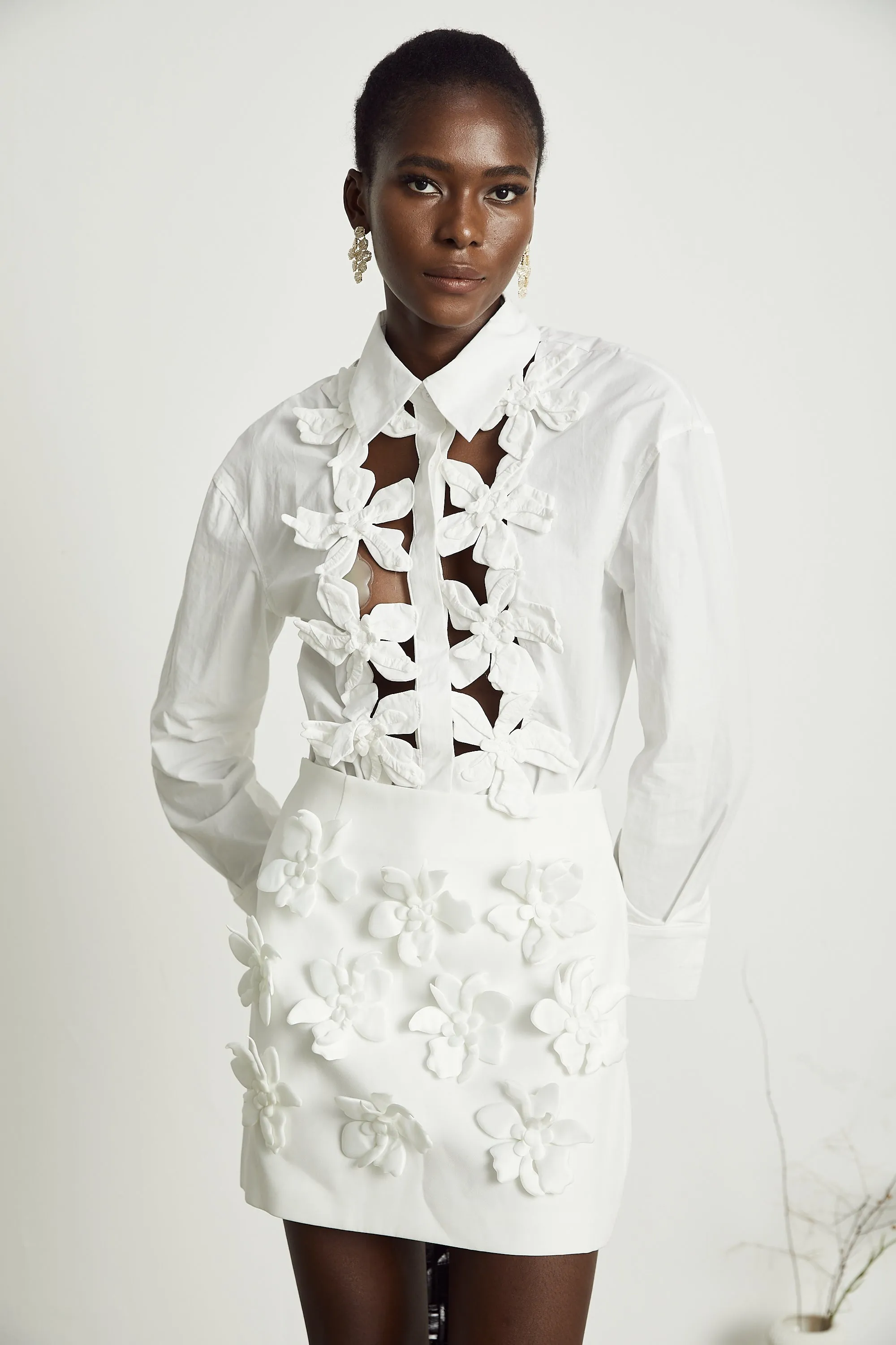 Rosalie 3D-floral embellished cut-out shirt Gloria Lanvin