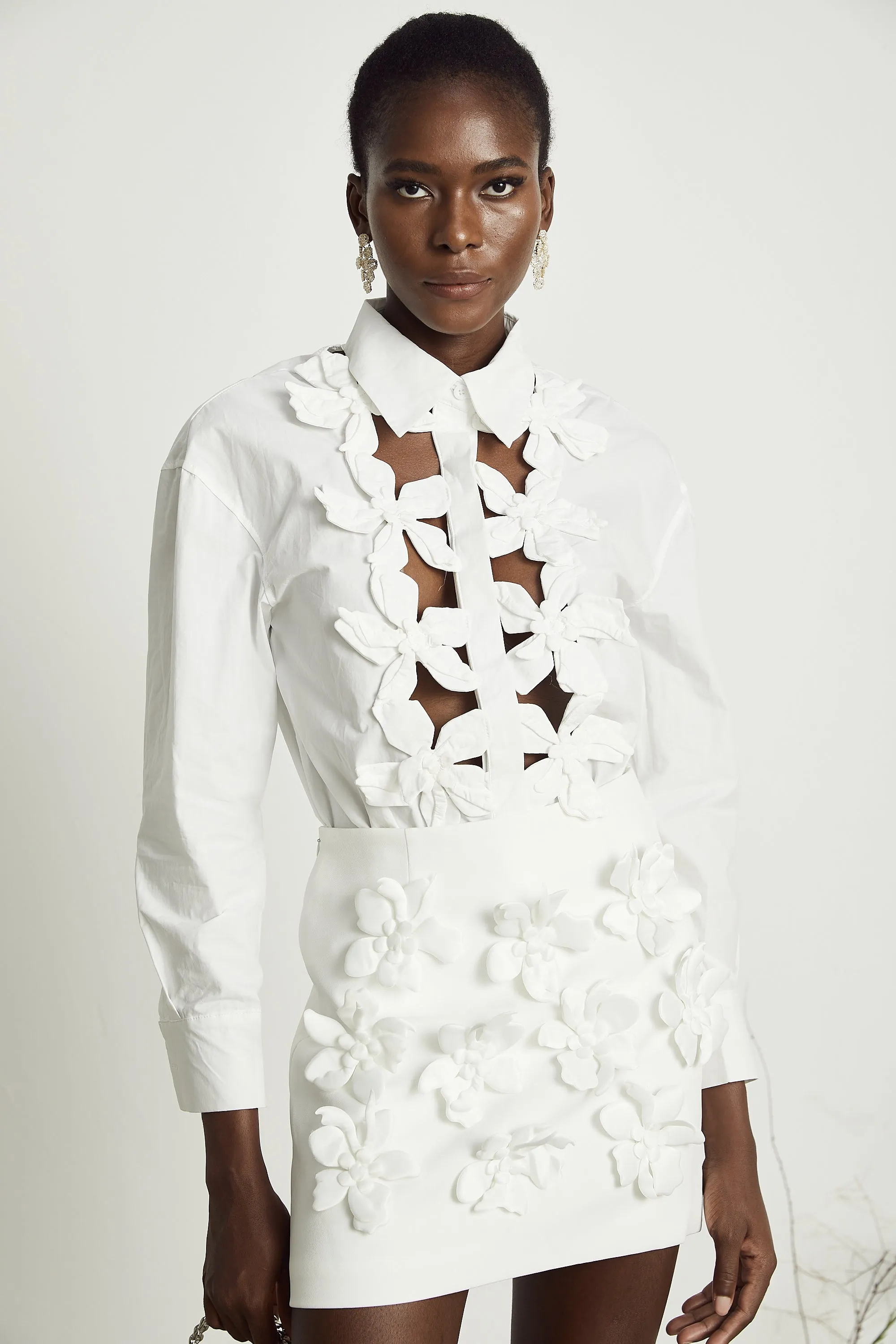 Rosalie 3D-floral embellished cut-out shirt Gloria Lanvin